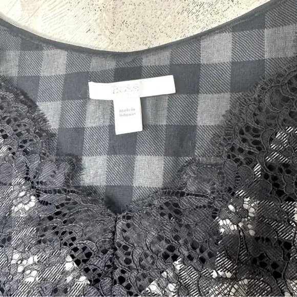 🆕 HUGO BOSS Womens checkered lace top size 10 - Picture 3 of 8